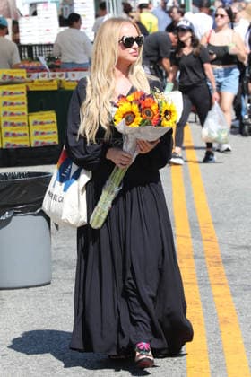 Celebrities enjoy a bright, warm day shopping at the Farmers Market Featuring: Katarina Van Derham Where: Studio City, California, United States When: 05 Jul 2026 Credit: H2Y INSTARimages EDITORIAL USE ONLY. NOT FOR USE BY NEWSPAPERS BASED IN THE UK. Copyright: xx instar55830639