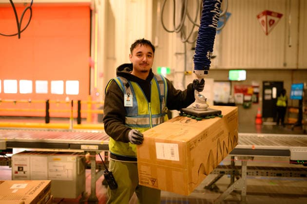 AMAZON PRIME DAY SALE PREVIEW, Dock clerk Daniel Bannister poses for a photograph at the Amazon Fulfilment Centre in Kemps Creek, Sydney, Monday, July 6, 2026. ( NO ARCHIVING SYDNEY NEW SOUTH WALES AUSTRALIA  Copyright: xGEORGExCHANx 20260706173915227091