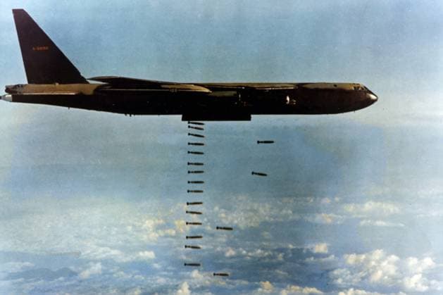 RECORD DATE NOT STATED A U.S. Air Force Boeing B-52D-60-BO Stratofortress (s n 55-0100) dropping bombs over Vietnam. A U.S. Air Force Boeing B-52D-60-BO Stratofortress (s n 55-0100) dropping bombs over Vietnam. This aircraft flew its final combat mission on 29 December 1972 and was one of the three final B-52 aircraft to bomb North Vietnam during Operation Linebacker II Editorial Use only. All other uses to be cleared for permission with WHA or representative agent., WHA_197_1218.JPG.jpg, US Air Force; Boeing B-52D-60-BO Stratofortress; Vietnam War; bombing; aircraft; combat mission; 55-0100; Operation Linebacker II; North Vietnam; final mission; bombs; military aircraft; aerial warfare; strategic bomber; Vietnam conflict; air raid; histo Copyright: xWorldxHistoryxArchivex