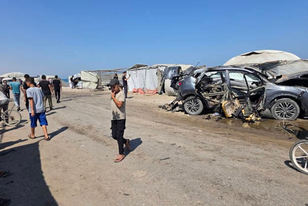 Palestinians inspect the damage caused by an Israeli airstrike on a vehicle near a camp for displaced people in Khan Younis Palestinians inspect the damage caused by an Israeli airstrike on a vehicle near a camp for displaced people in Khan Younis, southern Gaza Strip, on July 6, 2026. According to medical sources, the Israeli airstrike killed one person and injured 15 others. Photo by Tariq Mohammad APA Images Khan Yunis Gaza Strip Palestinian Territory 060726_Khan_Yunis_TM_00(23) Copyright: xapaimagesxTariqxMohammad xapaimagesx