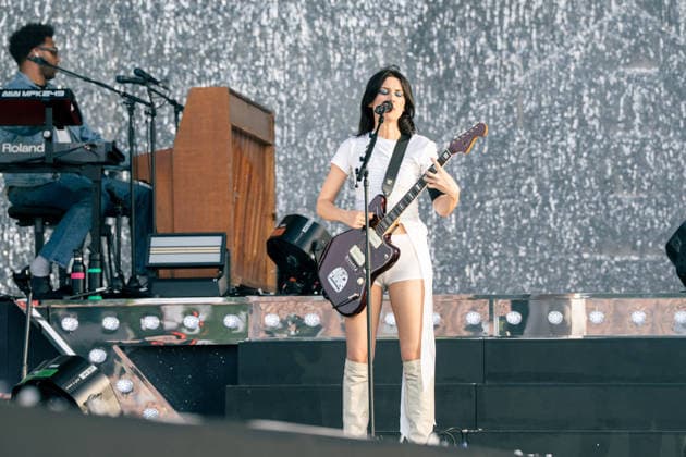 Wolf Alice Performs At Finsbury Park - London Ellie Rowsell of Wolf Alice performs at Wolf Alice at Finsbury Park on July 05, 2026 in London, England. Photo by LounisPhotography ABACAPRESS.COM London United Kingdom  Copyright: xLounisPhotography ABACAx