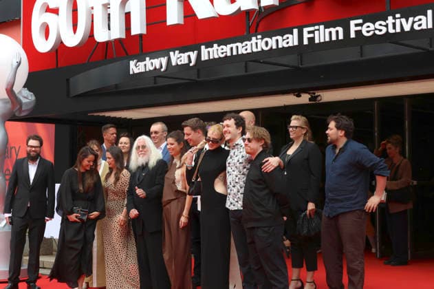 Robert Richardson mit Team bei der Verleihung des Crystal Globe Award an Robert Richardson und Screening von Robert Richardson: The White Devil auf dem 60. Internationalen Filmfestival Karlovy Vary 2026 im Festival Hotel Thermal. Karlsbad, 05.07.2026 *** Robert Richardson with his team at the Crystal Globe Award ceremony honoring Robert Richardson and the screening of Robert Richardson’s *The White Devil* at the 60th Karlovy Vary International Film Festival in 2026 at the Festival Hotel Thermal in Karlsbad, July 5, 2026 Foto:xB.xThomasx xFuturexImagex richardson_6703