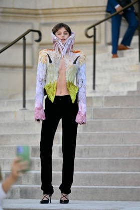 PFW Haute Couture Schiaparelli Outside Arrivals JR Emma Corrin arriving at the Schiaparelli show during Haute Couture Fashion Week in Paris, France, on 6 July 2026. Photo by Julien Reynaud APS-Medias ABACAPRESS.COM Paris France  Copyright: xReynaudxJulien APS-Medias ABACAx