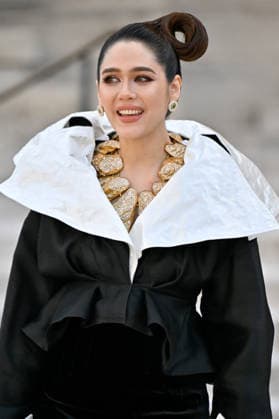 PFW Haute Couture Schiaparelli Outside Arrivals JR Araya A. Hargate arriving at the Schiaparelli show during Haute Couture Fashion Week in Paris, France, on 6 July 2026. Photo by Julien Reynaud APS-Medias ABACAPRESS.COM Paris France  Copyright: xReynaudxJulien APS-Medias ABACAx