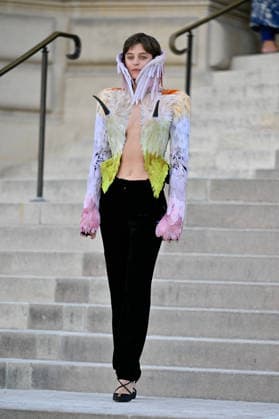 PFW Haute Couture Schiaparelli Outside Arrivals JR Emma Corrin arriving at the Schiaparelli show during Haute Couture Fashion Week in Paris, France, on 6 July 2026. Photo by Julien Reynaud APS-Medias ABACAPRESS.COM Paris France  Copyright: xReynaudxJulien APS-Medias ABACAx