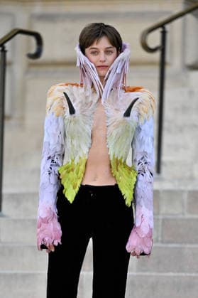 PFW Haute Couture Schiaparelli Outside Arrivals JR Emma Corrin arriving at the Schiaparelli show during Haute Couture Fashion Week in Paris, France, on 6 July 2026. Photo by Julien Reynaud APS-Medias ABACAPRESS.COM Paris France  Copyright: xReynaudxJulien APS-Medias ABACAx