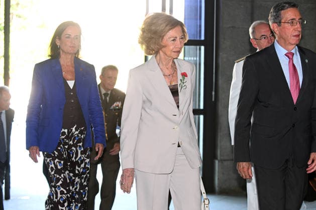 Queen Sofía Attends Conference on the Crucial Contributions to the American Revolution Queen Sofía upon her arrival at the conference on the crucial contributions to the American Revolution made by the historical figures Bernardo de Gálvez and Francisco de Saavedra, at the Teatro Real, on July 6, 2026, in Madrid, Spain. CELEBRITIES AMERICAN REVOLUTION CONFERENCE José Madrid Madrid Spain  Copyright: xJosÃ xOlivax 7648878