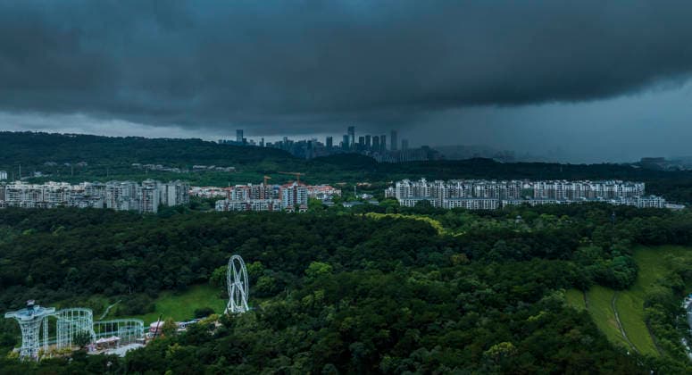 Typhoon Maysak NANNING, CHINA - JULY 6, 2026 - The sky over Qingxiu District is shrouded in dark clouds affected by Typhoon Maysak in Qingxiu District, Nanning City, Guangxi Province, China on the evening of July 6, 2026. Nanning Guangxi China  Copyright: xCFOTOx i1783365200229