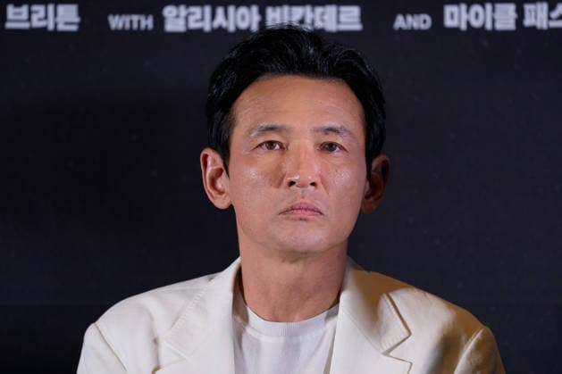 HOPE film premiere SEOUL, SOUTH KOREA, JUL 06: South Korean actor Hwang Jung-min during HOPE film premiere at the MEGABOX in Seoul, South Korea, on July 06, 2026. Seoul the MEGABOX South Korea 8278_287392 Copyright: xStevexChoxKyewoong PentaxPressx