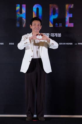 HOPE film premiere SEOUL, SOUTH KOREA, JUL 06: South Korean actor Hwang Jung-min during HOPE film premiere at the MEGABOX in Seoul, South Korea, on July 06, 2026. Seoul the MEGABOX South Korea 8278_287397 Copyright: xStevexChoxKyewoong PentaxPressx