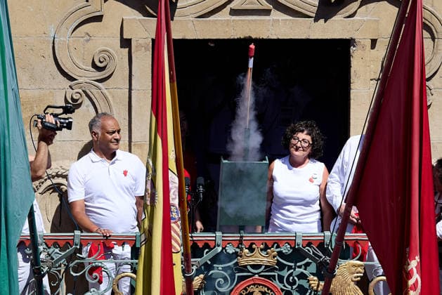 San Fermin Festival in Spain PAMPLONA, SPAIN - JULY 6: The San Fermin Festival, one of Spain s most internationally recognized cultural events, officially begin in Pamplona, Spain, on July 6, 2026. The festival, best known for its traditional running of the bulls through the city s narrow streets, was officially opened with the Chupinazo rocket launched from the balcony of Pamplona City Hall, marking the start of the annual celebrations. Ruben Albarran Anadolu Pamplona Spain. Editorial use only. Please get in touch for any other usage.  Copyright: x2026xAnadoluxRubenxAlbarranx