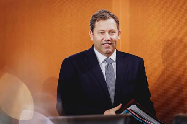 Lars Klingbeil, Bundesminister der Finanzen, aufgenommen im Rahmen der Kabinettssitzung im Bundeskanzleramt in Berlin, 06.07.2026. Bei der heutigen Sitzung will die Regierung den Haushaltsentwurf beschliessen. Berlin Deutschland *** Lars Klingbeil, Federal Minister of Finance, photographed during a cabinet meeting at the Federal Chancellery in Berlin, July 6, 2026. At today s meeting, the government plans to approve the draft budget. Berlin, Germany Copyright: xFlorianxGaertnerx
