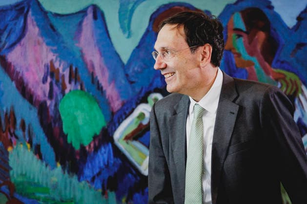 Levin Holle, Wirtschafts- und Finanzpolitischer Berater von Bundeskanzler Merz, aufgenommen im Rahmen der Kabinettssitzung im Bundeskanzleramt in Berlin, 06.07.2026. Bei der heutigen Sitzung will die Regierung den Haushaltsentwurf beschliessen. Berlin Deutschland *** Levin Holle, economic and financial policy advisor to Chancellor Merz, photographed during a cabinet meeting at the Federal Chancellery in Berlin, July 6, 2026. At today s meeting, the government plans to approve the draft budget. Berlin, Germany Copyright: xFlorianxGaertnerx
