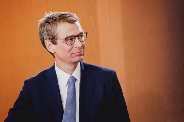 Steffen Meyer, Staatssekretaer im Bundesministerium der Finanzen, aufgenommen im Rahmen der Kabinettssitzung im Bundeskanzleramt in Berlin, 06.07.2026. Bei der heutigen Sitzung will die Regierung den Haushaltsentwurf beschliessen. Berlin Deutschland *** Steffen Meyer, State Secretary at the Federal Ministry of Finance, photographed during a cabinet meeting at the Federal Chancellery in Berlin, July 6, 2026. At today s meeting, the government plans to approve the draft budget. Berlin, Germany Copyright: xFlorianxGaertnerx