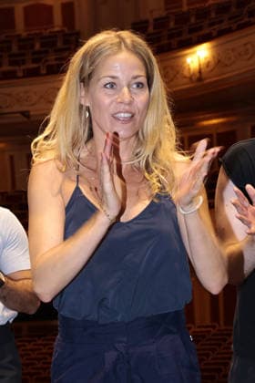 Jessica Ginkel beim exklusiven Workshop von den Stomp Percussion Kuenstlern anlaesslich eines Gastspiels in der Staatsoper Unter den Linden am 6.07.2026 in Berlin Promi-Workshop fuer Caroline Beil, Jessica Ginkel & Aram Arami mit den Stomp Percussion Kuenstlern *** Jessica Ginkel at an exclusive workshop led by the Stomp Percussion artists during a guest performance at the Staatsoper Unter den Linden on July 6, 2026, in Berlin. Celebrity workshop for Caroline Beil, Jessica Ginkel, and Aram Arami with the Stomp Percussion artists 