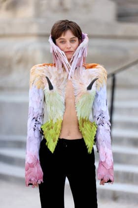 Schiaparelli - Outside Arrivals Emma Corrin arrives for the Schiaparelli Women Haute Couture Fall Winter 2026-2027 on July 06, 2026 in Paris, France.  Copyright: xDidierxFereyx