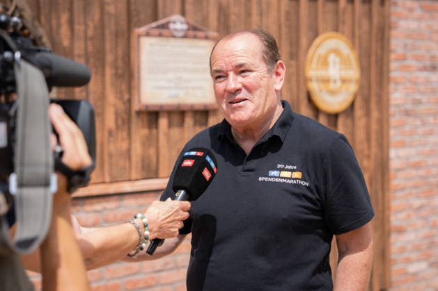Eröffnung, Europa Park Kinderhaus Kleine Helden, RTL, Wir helfen Kindern, ; Wolfram Kons, Rust Europa Park Deutschland *** Grand Opening, Europa-Park Kleine Helden Children s House, RTL, Wir helfen Kindern, Wolfram Kons, Rust Europa-Park, Germany Copyright: xFINLEYxMÖRCHx
