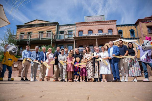 Eröffnung, Europa Park Kinderhaus Kleine Helden, RTL, Wir helfen Kindern, ; Thomas Mack, Katja Mack, Roland Mack, Marianne Mack, Ann- Kathrin Mack, Ernst Heller, Miriam Mack, Michael Mack, Dj Bobo, Wolfram Kons, Marion Gentes, Kai-Achim Klare, Mauritia Mack, Jürgen Mack, Rust Europa Park Deutschland *** Opening, Europa-Park Children s House Kleine Helden, RTL, Wir helfen Kindern, Thomas Mack, Katja Mack, Roland Mack, Marianne Mack, Ann Kathrin Mack, Ernst Heller, Miriam Mack, Michael Mack, DJ Bobo, Wolfram Kons, Marion Gentes, Kai Achim Klare, Mauritia Mack, Jürgen Mack, Rust Europa-Park Germany Copyright: xFINLEYxMÖRCHx