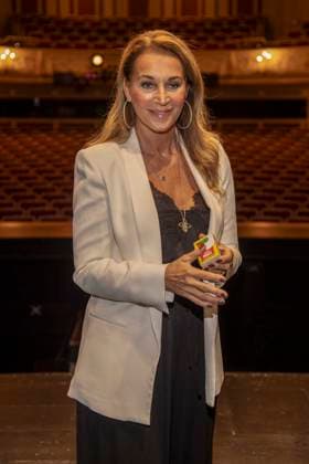 ABB STOMP: Caroline Beil on stage during a photo op for TV coverage of STOMP s guest performance at the Staatsoper Unter den Linden, Berlin, on July 6, 2026, Berlin, Germany