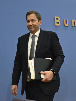 German Finance Minister and Vice Chancellor Lars Klingbeil BERLIN, GERMANY - JULY 6: German Finance Minister and Vice Chancellor Lars Klingbeil presents the government s draft 2027 federal budget and financial plan through 2030 during a press conference in Berlin, Germany, on July 6, 2026. Halil Sagirkaya Anadolu Berlin Germany. Editorial use only. Please get in touch for any other usage.  Copyright: x2026xAnadoluxHalilxSagirkayax