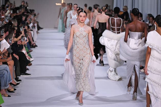 PFW - Tamara Ralph Runway in Paris FA A model walks the runway the Autumn-Winter 2027 2028 couture collection by Tamara Ralph during the Paris Fashion Week, on July 6, 2026. Photo by Firas Abdullah ABACAPRESS.COM Paris Ile-de-France France  Copyright: xAbdullahxFiras ABACAx