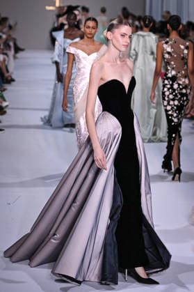 PFW - Tamara Ralph Runway in Paris FA A model walks the runway the Autumn-Winter 2027 2028 couture collection by Tamara Ralph during the Paris Fashion Week, on July 6, 2026. Photo by Firas Abdullah ABACAPRESS.COM Paris Ile-de-France France  Copyright: xAbdullahxFiras ABACAx