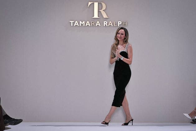 PFW - Tamara Ralph Runway in Paris FA Tamar Ralph cheers attendees after the runway for her Autumn-Winter 2027 2028 couture collection during the Paris Fashion Week, on July 6, 2026. Photo by Firas Abdullah ABACAPRESS.COM Paris Ile-de-France France  Copyright: xAbdullahxFiras ABACAx