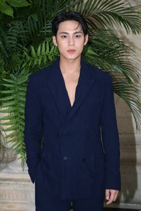 Mingyu at the Christian Dior Fashion Show, Fall Winter 2026–2027 Haute Couture Collection Photocall, as part of Paris Fashion Week, France, July 6, 2026 Bertrand Rindoff Bestimage Christian Dior Haute Couture Fall Winter 2026–2027 show as part of Paris Fashion Week on July 6, 2026, in Paris, France Paris, France  Copyright: xBERTRANDxRINDOFFxPETROFFx xBESTIMAGExBERTRANDxRINDOFFxPETROFFx xBESTIMAGEx