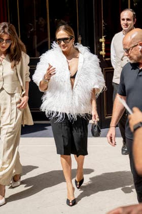 July 6, 2026, Paris, Fra, France: Jennifer Lopez spotted in Paris. Paris France - ZUMAv140 20260706_zip_v140_012 Copyright: xReginaxVoroninax