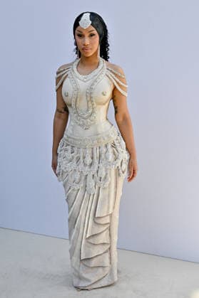 PFW Haute Couture Rahul Mishra Photocall JR Cardi B attending the Rahul Mishra photocall during Haute Couture Fashion Week in Paris, France, on 6 July 2026. Photo by Julien Reynaud APS-Medias ABACAPRESS.COM Paris France  Copyright: xReynaudxJulien APS-Medias ABACAx