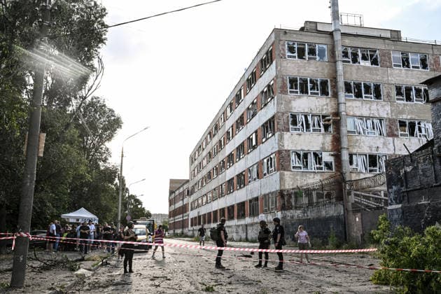 RECORD DATE NOT STATED A building damaged in a Russian guided bomb attack on Zaporizhzhia, Ukraine, on July 5, 2026. Russian forces struck the city with two guided aerial bombs. One bomb hit near a multi-storey residential building, while the other struck a private residential area. The attack damaged 35 apartments in the apartment building and destroyed private homes. More than ten people were injured, and a police officer was kille (Photo by Dmytro Smolienko Ukrinform) Russian forces strike Zaporizhzhia with two guided bombs  Copyright: xDmytroxSmolienkox