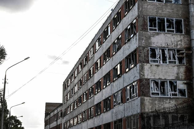 RECORD DATE NOT STATED A building damaged in a Russian guided bomb attack on Zaporizhzhia, Ukraine, on July 5, 2026. Russian forces struck the city with two guided aerial bombs. One bomb hit near a multi-storey residential building, while the other struck a private residential area. The attack damaged 35 apartments in the apartment building and destroyed private homes. More than ten people were injured, and a police officer was kille (Photo by Dmytro Smolienko Ukrinform) Russian forces strike Zaporizhzhia with two guided bombs  Copyright: xDmytroxSmolienkox