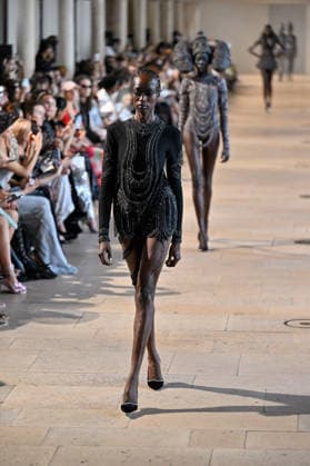 PFW Haute Couture Rahul Mishra Runway JR A model walks the runway at the Rahul Mishra show during Haute Couture Fashion Week in Paris, France, on 6 July 2026. Photo by Julien Reynaud APS-Medias ABACAPRESS.COM Paris France  Copyright: xReynaudxJulien APS-Medias ABACAx