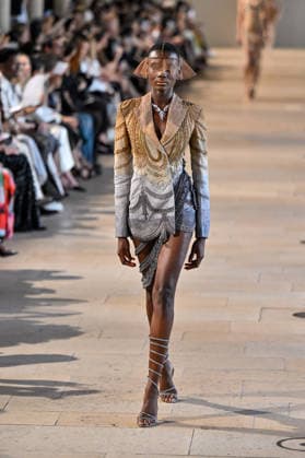 PFW Haute Couture Rahul Mishra Runway JR A model walks the runway at the Rahul Mishra show during Haute Couture Fashion Week in Paris, France, on 6 July 2026. Photo by Julien Reynaud APS-Medias ABACAPRESS.COM Paris France  Copyright: xReynaudxJulien APS-Medias ABACAx