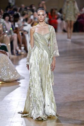 PFW Haute Couture Tony Ward Runway JR A model walks the runway at the Tony Ward show during Haute Couture Fashion Week in Paris, France, on 6 July 2026. Photo by Julien Reynaud APS-Medias ABACAPRESS.COM Paris France  Copyright: xReynaudxJulien APS-Medias ABACAx