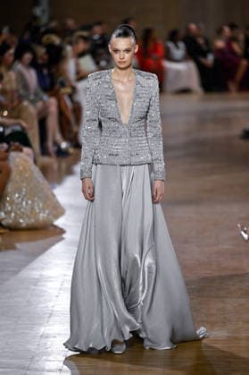 PFW Haute Couture Tony Ward Runway JR A model walks the runway at the Tony Ward show during Haute Couture Fashion Week in Paris, France, on 6 July 2026. Photo by Julien Reynaud APS-Medias ABACAPRESS.COM Paris France  Copyright: xReynaudxJulien APS-Medias ABACAx