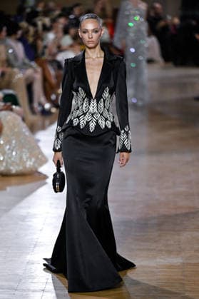 PFW Haute Couture Tony Ward Runway JR A model walks the runway at the Tony Ward show during Haute Couture Fashion Week in Paris, France, on 6 July 2026. Photo by Julien Reynaud APS-Medias ABACAPRESS.COM Paris France  Copyright: xReynaudxJulien APS-Medias ABACAx
