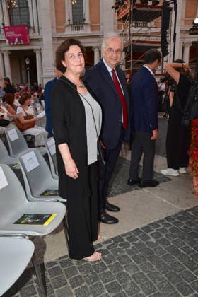IPA86455665 - Rome, Piazza del Campidoglio: Nicola Piovani’s Tribute Concert to Ennio Morricone. Pictured: Walter Veltroni with his wife  Copyright: xVincenzoxLandix xVincenzoxLandix 86455665