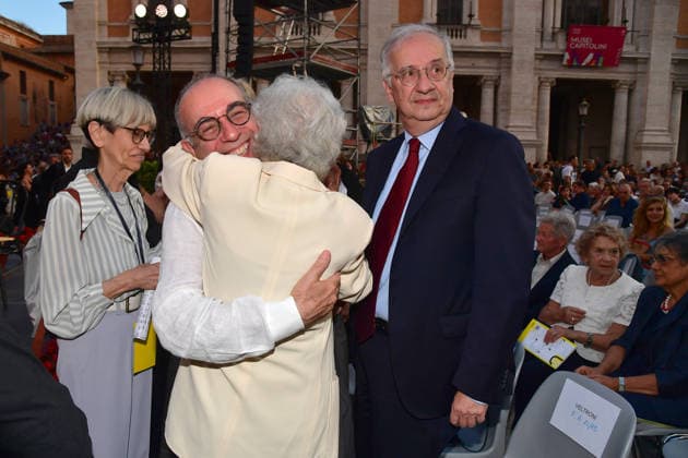 IPA86455673 - Rome, Piazza del Campidoglio: Nicola Piovani’s Tribute Concert to Ennio Morricone. Pictured: Walter Veltroni, Maria Travia, Giuseppe Tornatore  Copyright: xVincenzoxLandix xVincenzoxLandix 86455673