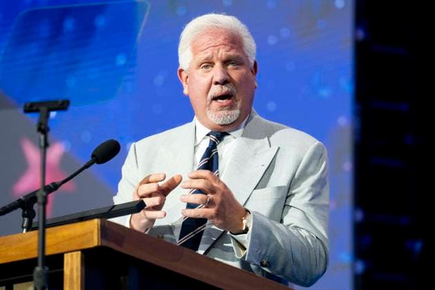 July 6, 2026, National Harbor, Maryland, USA: GLENN BECK, Torch Founder and Host of Ã¢â‚¬oeThe GLENN BECK ProgramÃ¢â‚¬Â, speaking at the 2026 Christians United for Israel (CUFI) Washington Summit at the Gaylord National Resort & Convention Center in National Harbor, Maryland. National Harbor USA  - ZUMAb161 20260706_aap_b161_016 Copyright: xMichaelxBrochsteinx