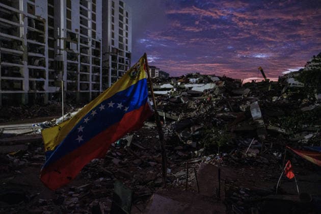 Earthquake survivors search for loved ones in Venezuela ARABALLEDA, VENEZUELA - JULY 6: Family members and volunteers continue searching for their loved ones amidst the rubble following the devastation caused by the June 24 earthquake in Caraballeda, Venezuela on July 6, 2026. Some have not yet lost hope of finding someone alive. Diko Betancourt Anadolu Caraballeda Venezuela. Editorial use only. Please get in touch for any other usage.  Copyright: x2026xAnadoluxDikoxBetancourtx