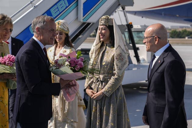 NATO Heads of State and Government Summit in Ankara ANKARA, TURKIYE - JULY 07: Canadian Prime Minister Mark Carney and his wife, Diana Fox Carney, arrive at Ankara Airport to attend the 36th NATO Heads of State and Government Summit in Ankara, Turkiye, on July 07, 2026. Osmancan Gurdogan Anadolu Ankara Turkey. Editorial use only. Please get in touch for any other usage.  Copyright: x2026xAnadoluxOsmancanxGurdoganx