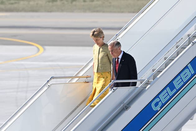NATO Heads of State and Government Summit in Ankara ANKARA, TURKIYE - JULY 07: Canadian Prime Minister Mark Carney and his wife, Diana Fox Carney, arrive at Ankara Airport to attend the 36th NATO Heads of State and Government Summit in Ankara, Turkiye, on July 07, 2026. Abdullah Guclu Anadolu Ankara Turkey. Editorial use only. Please get in touch for any other usage.  Copyright: x2026xAnadoluxAbdullahxGuclux