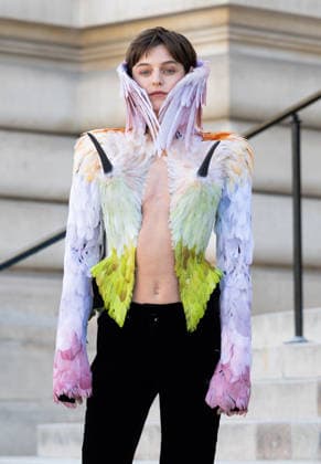 Paris Fashion Week: Arrival at the July 6 Fashion Shows Celebrities arriving at the Schiaparelli show during Paris Fashion Week 457971 2026 07 06 France Corrin, Emma  Copyright: xIvankaxVoisinx xStarfacex STAR_457971_015