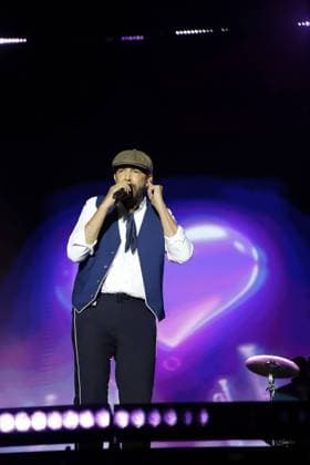 Juan Luis Guerra in concert during the Iconica Santa Lucia Sevilla Fest in Plaza de Espana, Seville, Spain. July 5, 2026 Concierto de Juan Luis Guerra durante el Iconica Santa Lucia Sevilla Fest en la Plaza de Espala de Sevilla, Espana. 5 de Julio de 2026 66 LS Cordon press Cordon Press 