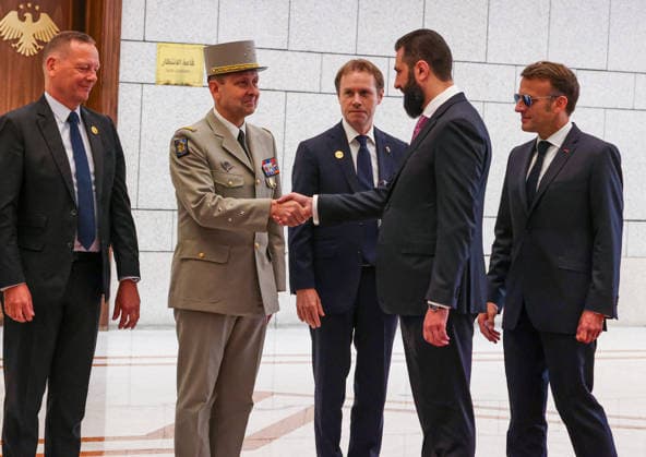 Ahmed al-Sharaa - Emmanuel Macron meeting in Damascus DAMASCUS, SYRIA - JULY 07: French President Emmanuel Macron (R) meets with Syrian President Ahmed al-Sharaa (2nd R) at the People s Palace in Damascus during an official visit in Damascus, Syria on July 07, 2026. Izz Aldien Alqasem Anadolu Damascus Syria. Editorial use only. Please get in touch for any other usage.  Copyright: x2026xAnadoluxIzzxAldienxAlqasemx