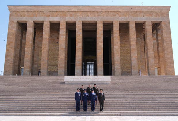 NATO Heads of State and Government Summit in Ankara ANKARA, TURKIYE - JULY 7: Chairman of the Joint Chiefs of Staff of the United States Air Force General Dan Caine poses for a family photo during his visit to Anitkabir ahead of 36th NATO Heads of State and Government Summit in Ankara, Turkiye, on July 7, 2026. Berkan Cetin Anadolu Ankara Turkey. Editorial use only. Please get in touch for any other usage.  Copyright: x2026xAnadoluxBerkanxCetinx