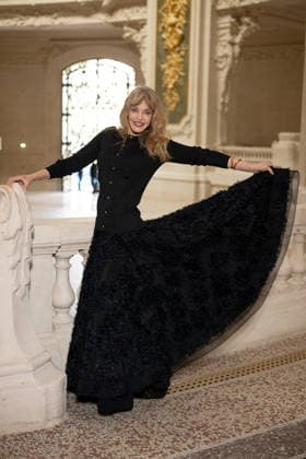 PFW - Chanel Photocall Arielle Dombasle attending the Chanel Haute Couture Fall Winter 2026 2027 show as part of Paris Fashion Week in Paris, France on July 07, 2026. Photo by Laurent Zabulon ABACAPRESS.COM Paris  Copyright: xZabulonxLaurent ABACAx