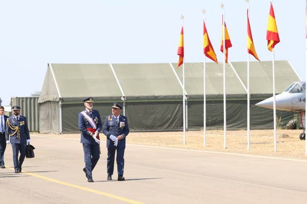The King Presents the Royal Commissions at the Basic Air and Space Academy King Felipe VI during the presentation of the Royal Commissions to the new sergeants of the Air and Space Force, at the Air and Space Basic Academy (ABA), on July 7, 2026, in León, Castile and León, Spain. The mission of the Air and Space Basic Academy (ABA) is to educate its cadets in the constitutional principles and the nature of the Armed Forces, as well as to provide them with professional training and equip them to continually adapt their knowledge to advances in science and technology in order to fulfill the objectives assigned to the Air and Space Force. JULY 7, 2026, Spain  Copyright: xFernandoxOterox 7651194