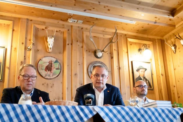 Stocker Verlag, Handwerk - Meister - Politik Berlin, AfD, Tino Chrupalla, Buchpräsentation, Leopold Stocker Verlag, Handwerk - Meister - Politik , Tino Chrupalla, Max Otte Berlin Berlin GER *** Stocker Verlag, Crafts, Master Craftsmen, Politics, Berlin, AfD, Tino Chrupalla, Book Presentation, Leopold Stocker Verlag, Crafts, Master Craftsmen, Politics, Tino Chrupalla, Max Otte, Berlin, Berlin, GER